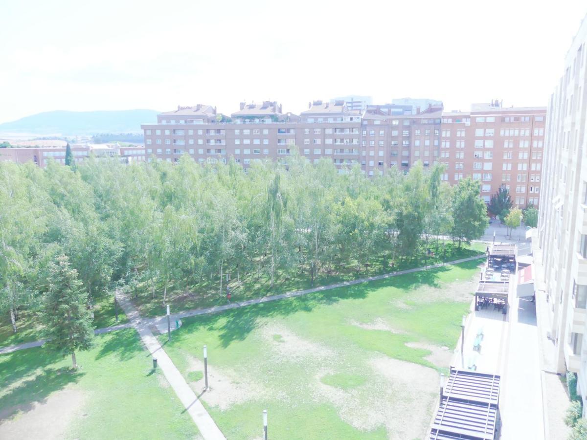 Apartamento Luminoso, Funcional Y Amplio En Zona Hospitalaria Pamplona Exterior foto