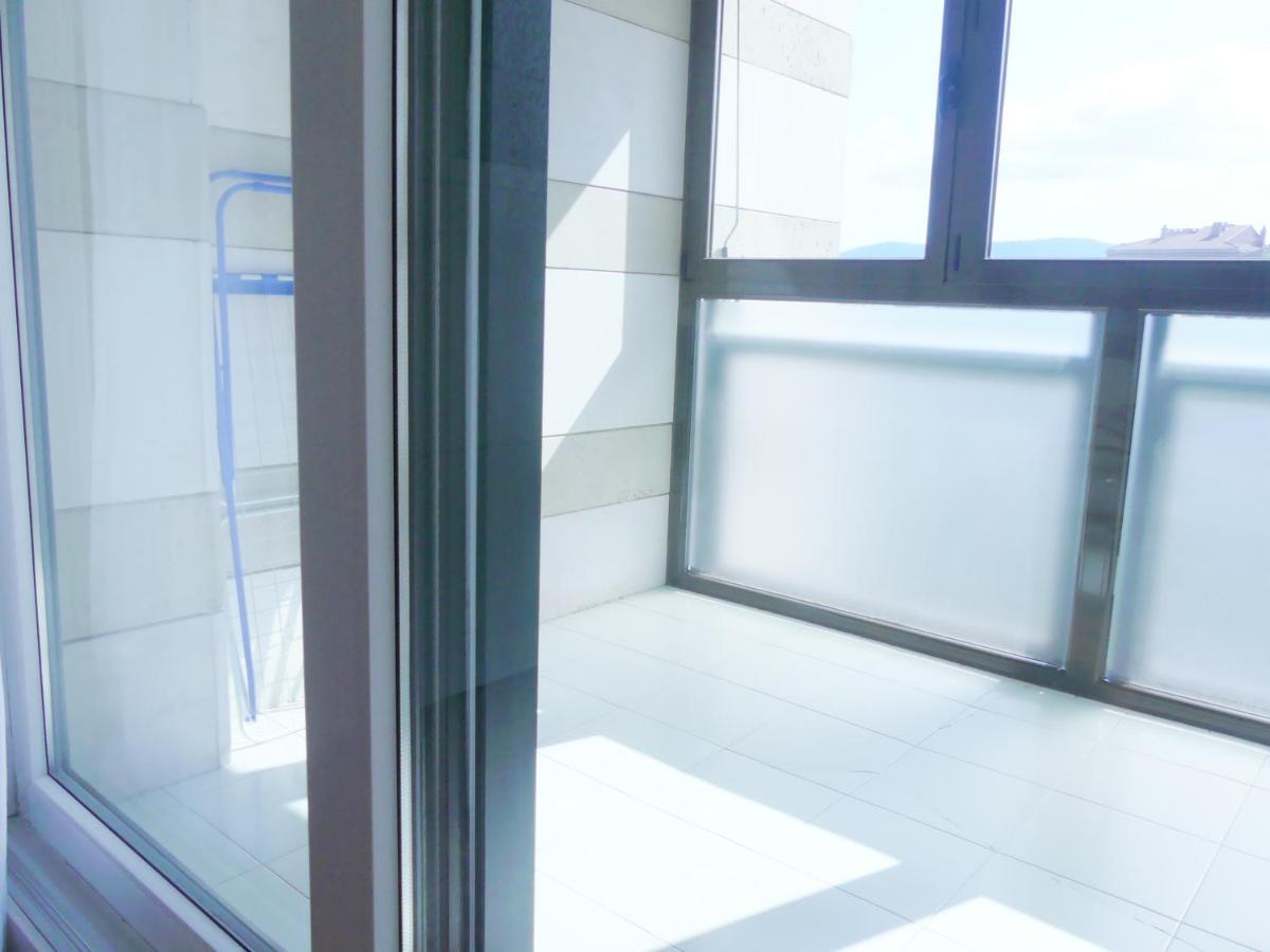Apartamento Luminoso, Funcional Y Amplio En Zona Hospitalaria Pamplona Exterior foto